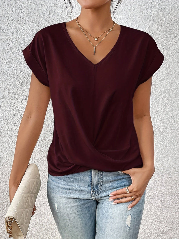 Sakari | Casual Sweetheart Neckline T-Shirt – Effortless Charm & Comfort