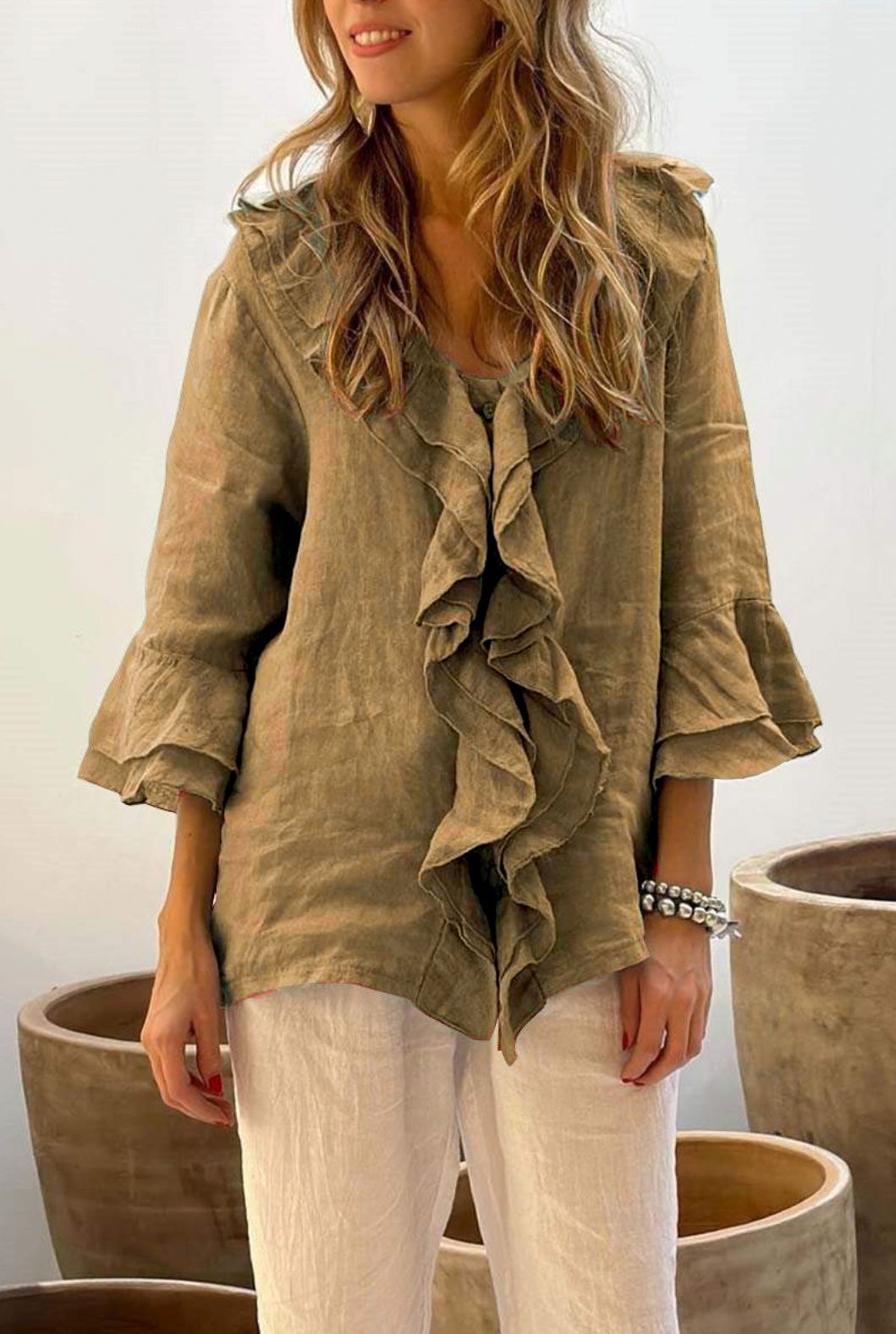 Chloe - Chic Ruffled Blouse